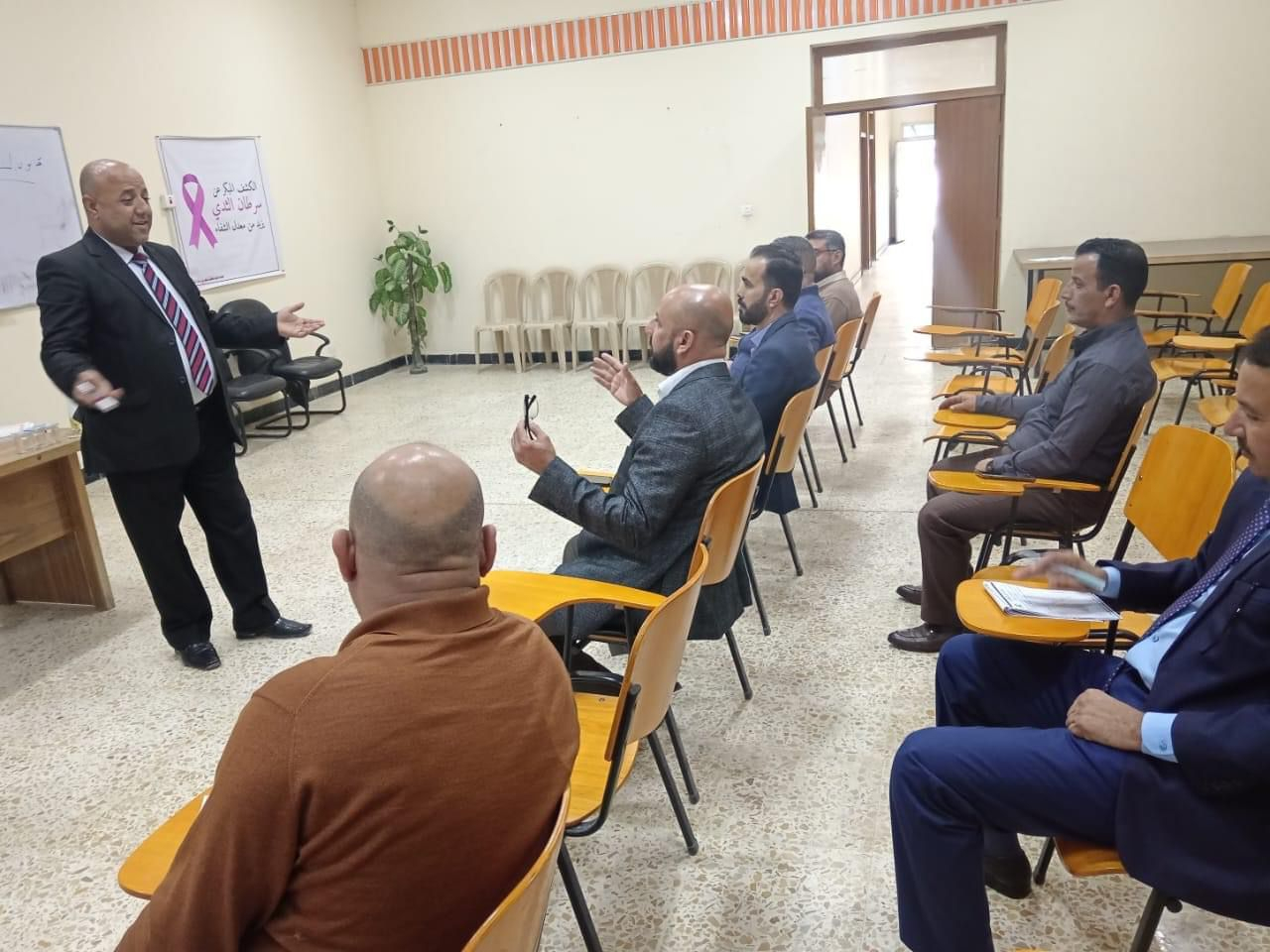 أقامت شركة الفارس العامه دورة تطويرية لمنتسبي الشركة تحت عنوان (قانون الشركات رقم ٢٢ لسنة ١٩٩٧.)للمحاضر الاستاذ (طارق عبدالله خلف) قسم الشؤون التجارية